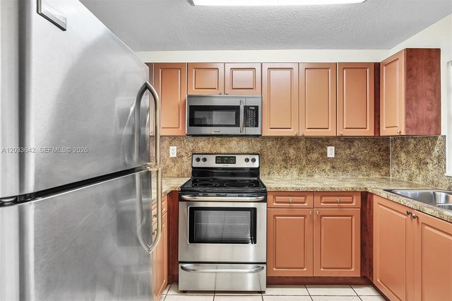 9410 Tangerine Place 105, Davie, FL 33324