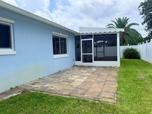 571 24th Avenue, Vero Beach, FL 32962