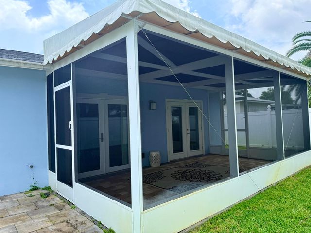 571 24th Avenue, Vero Beach, FL 32962