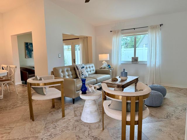 571 24th Avenue, Vero Beach, FL 32962