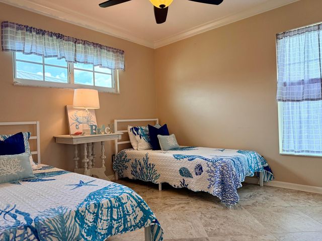 571 24th Avenue, Vero Beach, FL 32962
