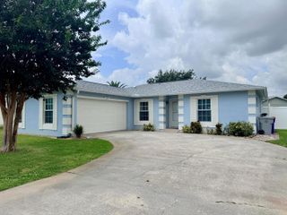 571 24th Avenue, Vero Beach, FL 32962