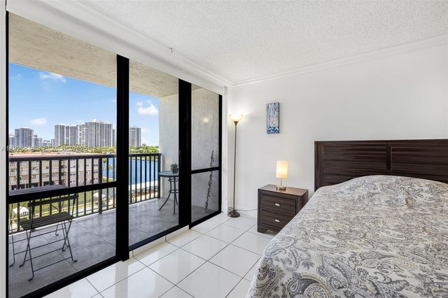 2017 S Ocean Dr 606, Hallandale Beach, FL 33009