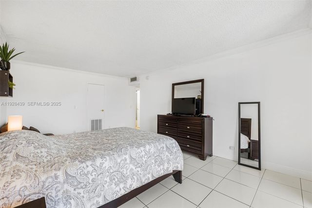 2017 S Ocean Dr 606, Hallandale Beach, FL 33009