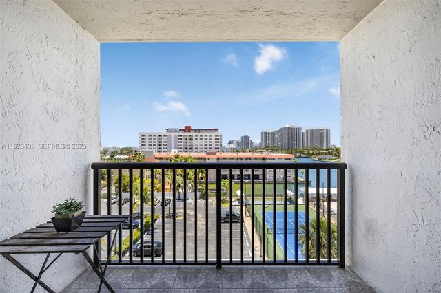 2017 S Ocean Dr 606, Hallandale Beach, FL 33009