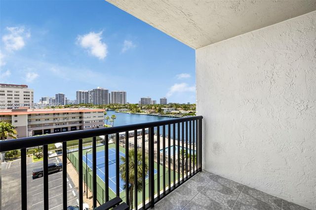 2017 S Ocean Dr 606, Hallandale Beach, FL 33009