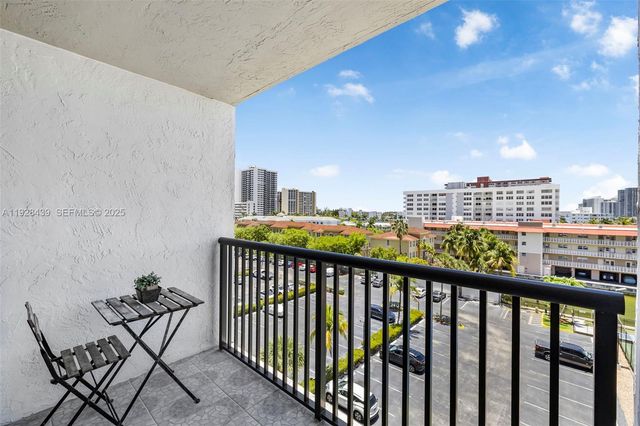 2017 S Ocean Dr 606, Hallandale Beach, FL 33009