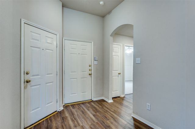 5608 Seafield Lane, Fort Worth, TX 76135