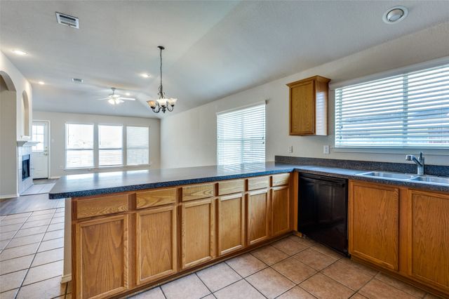 5608 Seafield Lane, Fort Worth, TX 76135