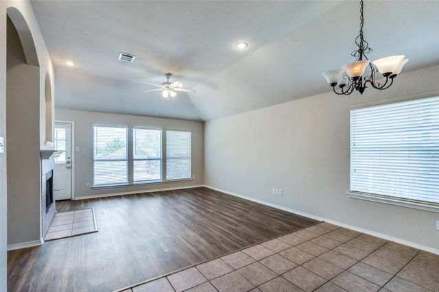 5608 Seafield Lane, Fort Worth, TX 76135