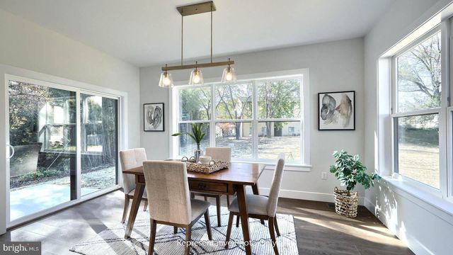 2238 S AUTUMN CHASE DR, Mechanicsburg, PA 17055