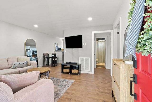 708A Benson St, Nashville, TN 37206