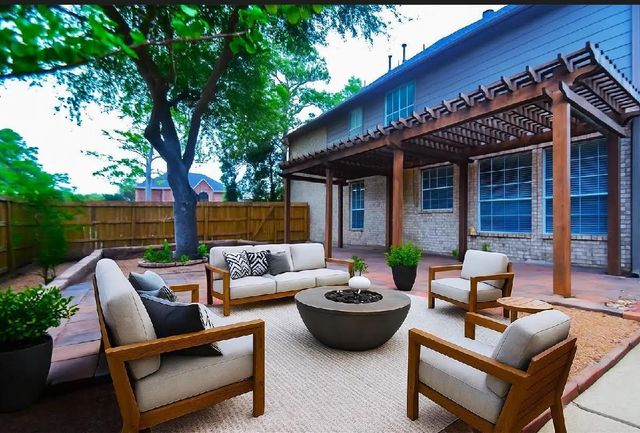 1501 Mulberry Court, Pearland, TX 77581