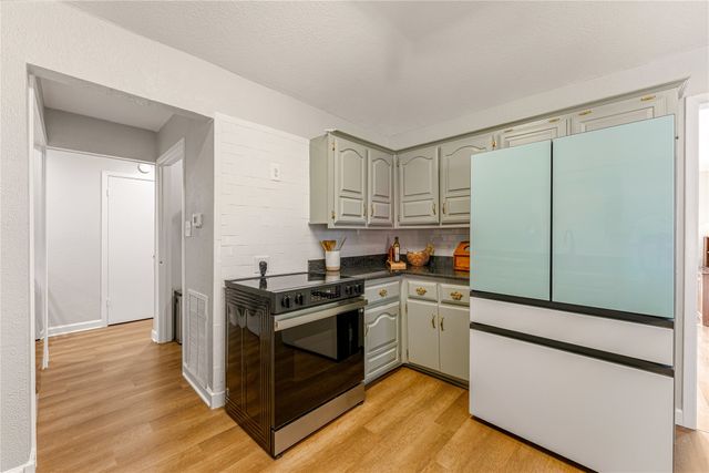 2566 Southwinds Drive, Lorena, TX 76655