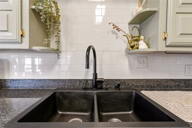 2566 Southwinds Drive, Lorena, TX 76655