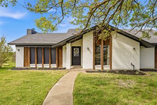 2566 Southwinds Drive, Lorena, TX 76655