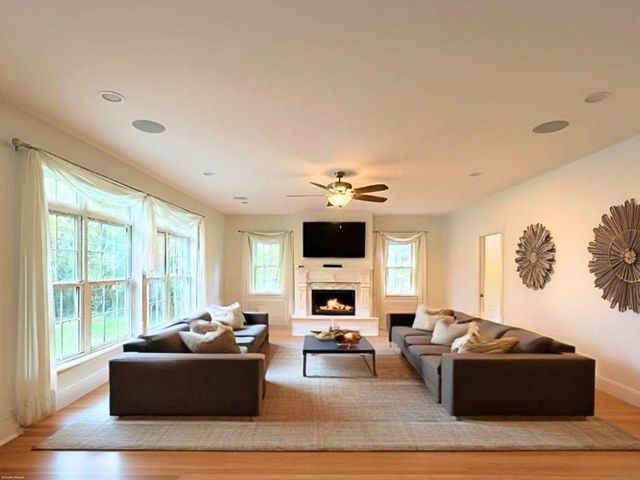 664 Sport Hill Road, Easton, CT 06612