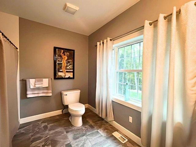 664 Sport Hill Road, Easton, CT 06612