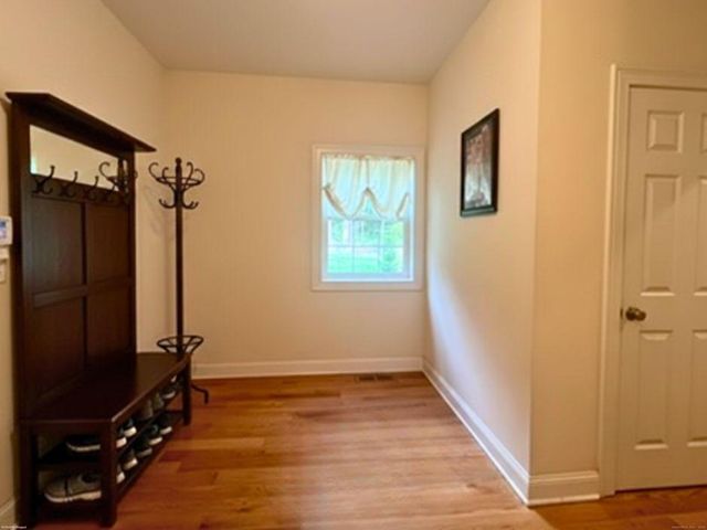 664 Sport Hill Road, Easton, CT 06612