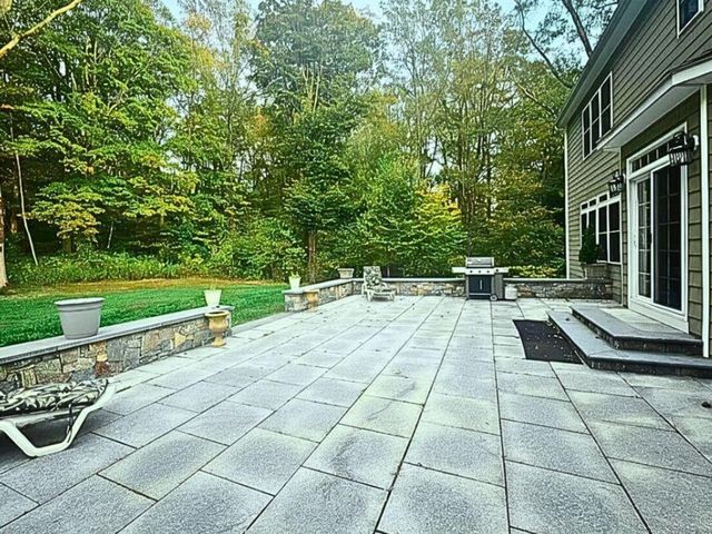 664 Sport Hill Road, Easton, CT 06612