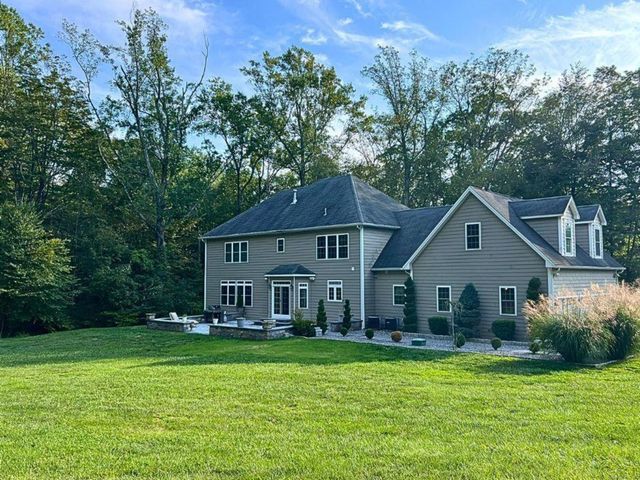 664 Sport Hill Road, Easton, CT 06612