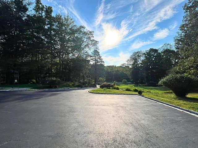 664 Sport Hill Road, Easton, CT 06612