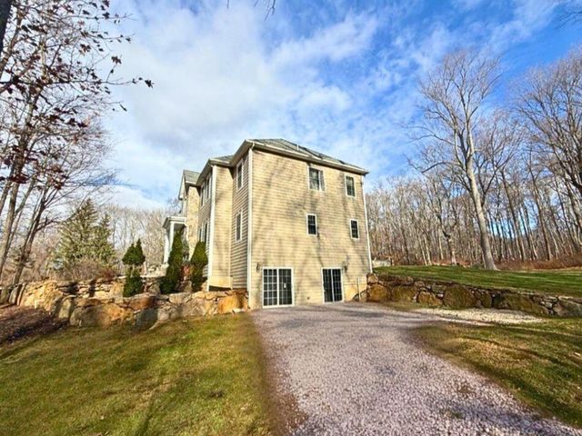 664 Sport Hill Road, Easton, CT 06612