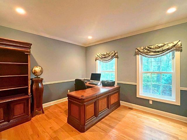 664 Sport Hill Road, Easton, CT 06612