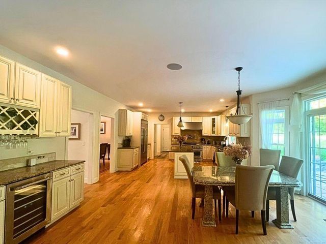 664 Sport Hill Road, Easton, CT 06612