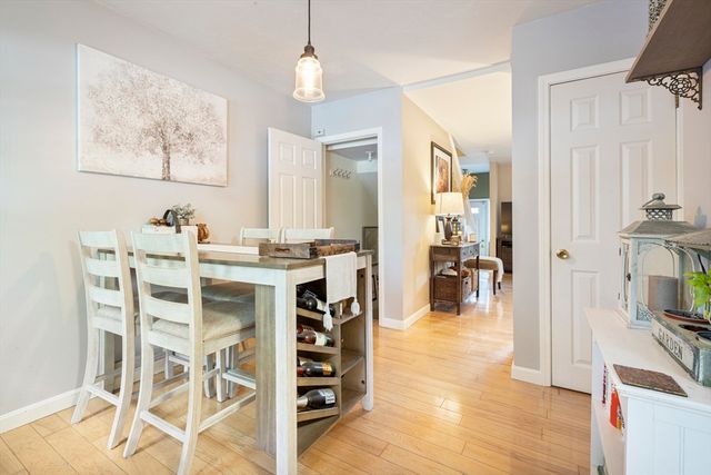 3 Summerville Rd 3, Foxboro, MA 02035
