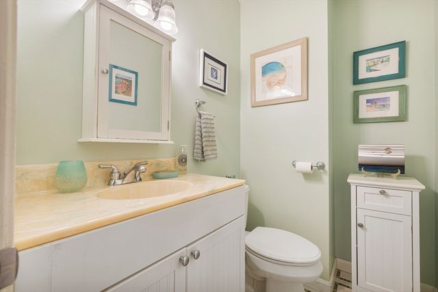 3 Summerville Rd 3, Foxboro, MA 02035