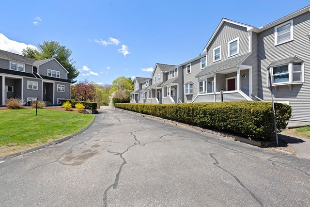 3 Summerville Rd 3, Foxboro, MA 02035
