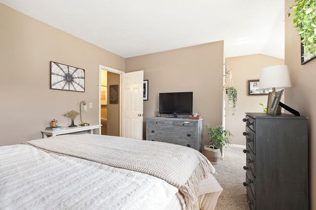 3 Summerville Rd 3, Foxboro, MA 02035