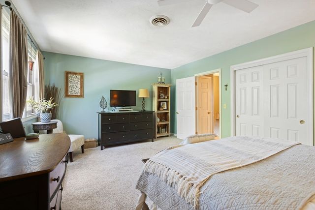 3 Summerville Rd 3, Foxboro, MA 02035