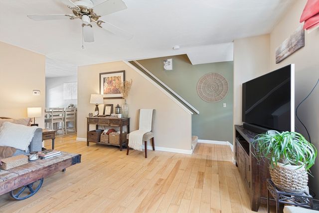 3 Summerville Rd 3, Foxboro, MA 02035
