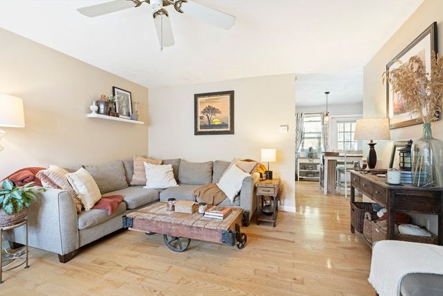 3 Summerville Rd 3, Foxboro, MA 02035