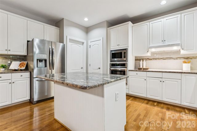 5529 Fairvista Drive, Charlotte, NC 28269