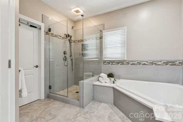 5529 Fairvista Drive, Charlotte, NC 28269