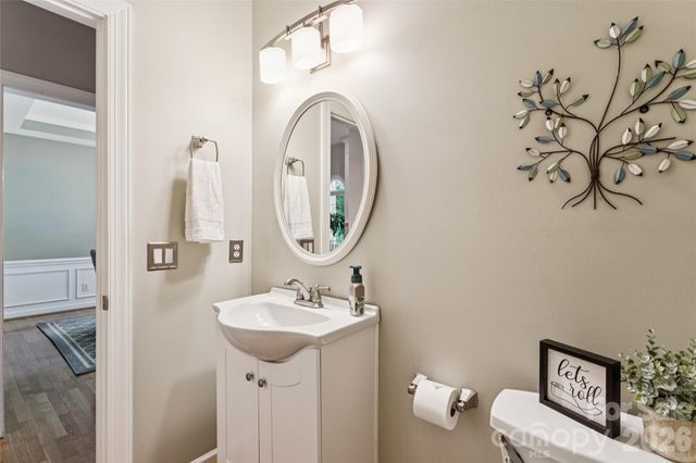 5529 Fairvista Drive, Charlotte, NC 28269