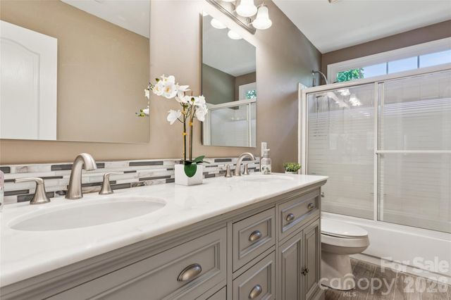 5529 Fairvista Drive, Charlotte, NC 28269