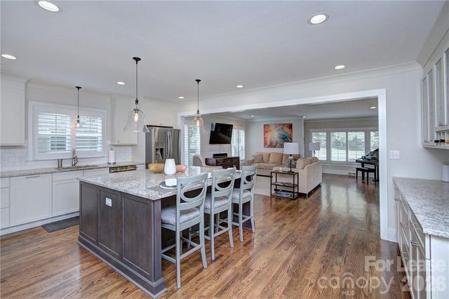 3215 Cambridge Road, Charlotte, NC 28209