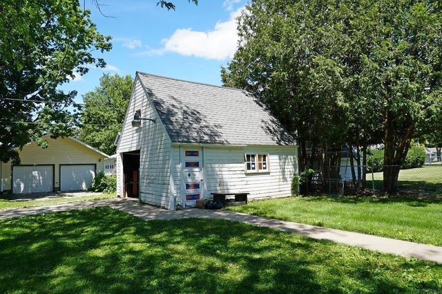 607 2nd Avenue, Charles City, IA 50616