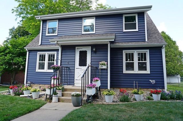 607 2nd Avenue, Charles City, IA 50616