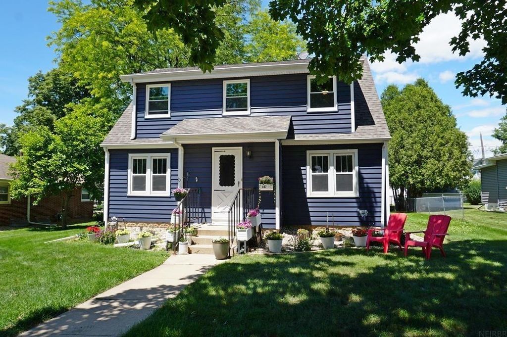 607 2nd Avenue, Charles City, IA 50616