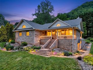 99 Mary Gray Drive, Clyde, NC 28721