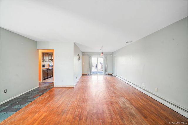 75 Oakcrest Avenue, Farmingville, NY 11738