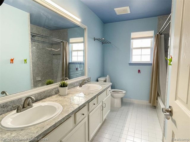 4927 Ravine Court, Ann Arbor, MI 48105