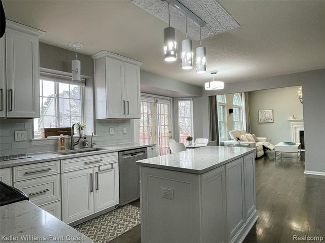 4927 Ravine Court, Ann Arbor, MI 48105