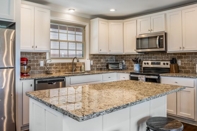 133 Clearview Cir, Hendersonville, TN 37075