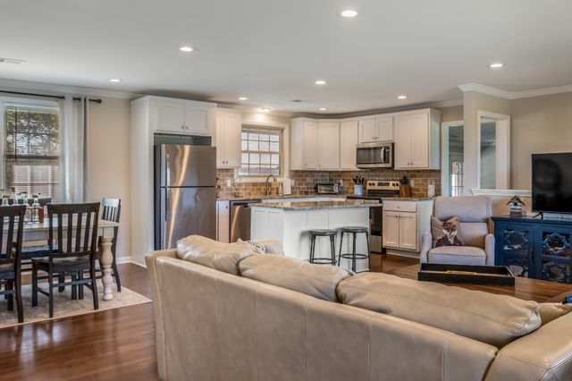 133 Clearview Cir, Hendersonville, TN 37075